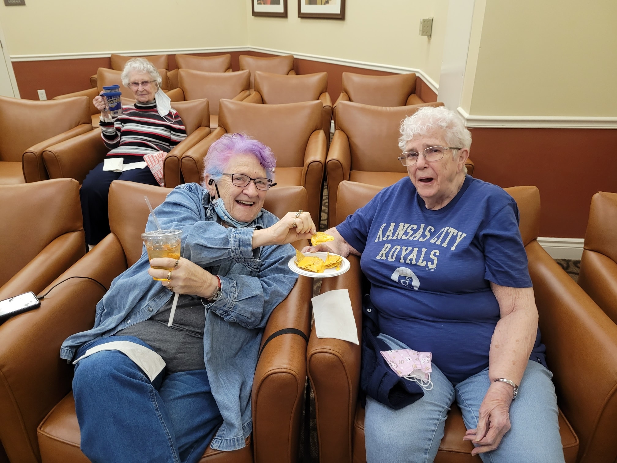 Residents at The Parkway Senior Living in Blue Springs, MO