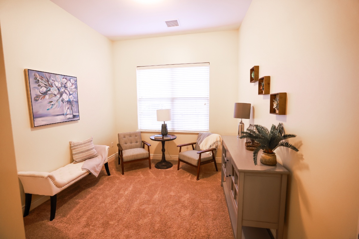 Apartment at The Parkway Senior Living in Blue Springs, MO